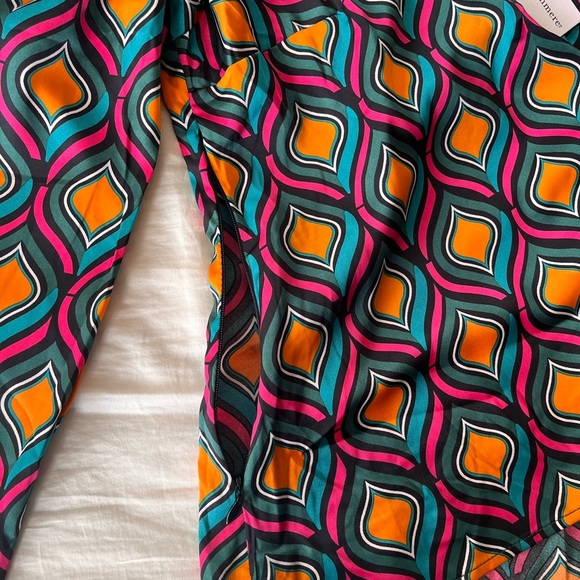 NWT Cupcakes and Cashmere Multicolour Geo Print Wrap Blouse XS - Picture 13 of 14